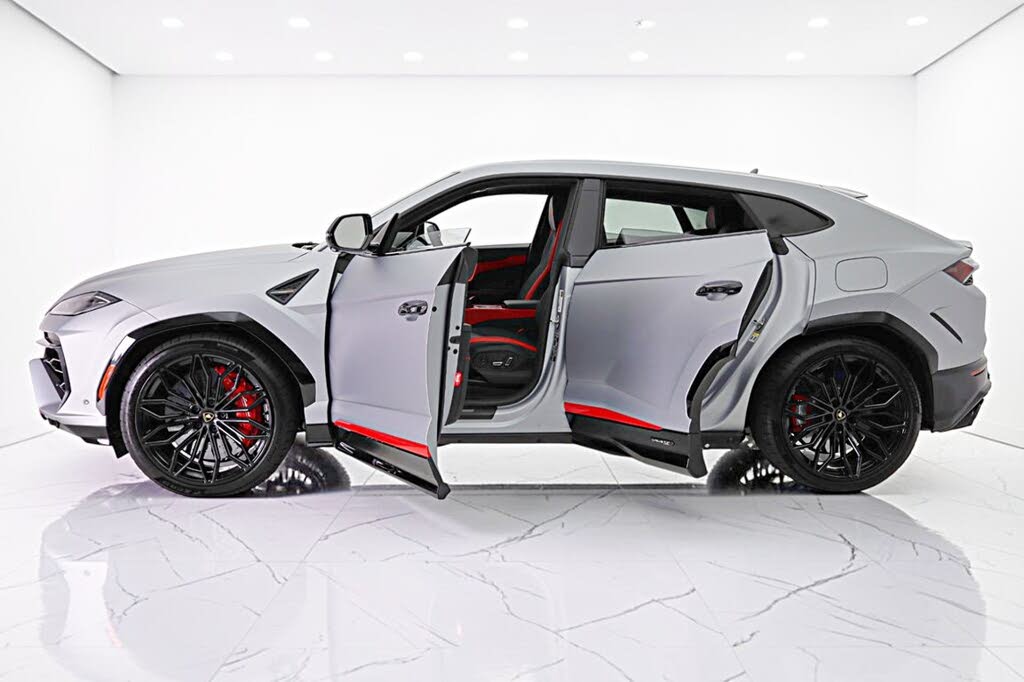2025 Lamborghini Urus SE AWD photo 4