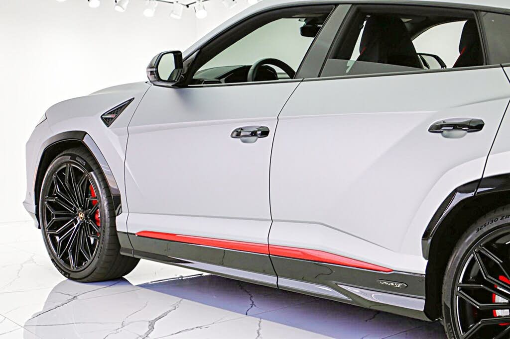 2025 Lamborghini Urus SE AWD photo 8