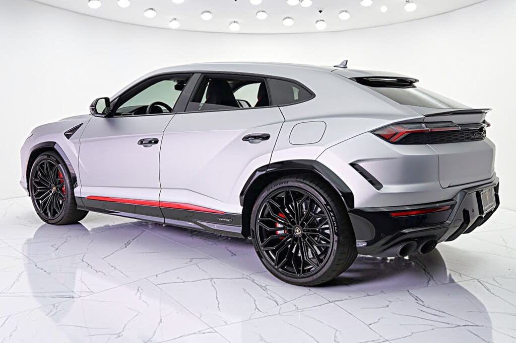 2025 Lamborghini Urus SE AWD photo 9