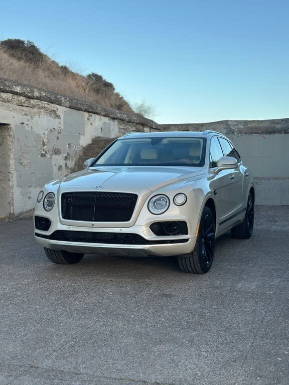 2017 Bentley Bentayga W12 AWD - $59,988