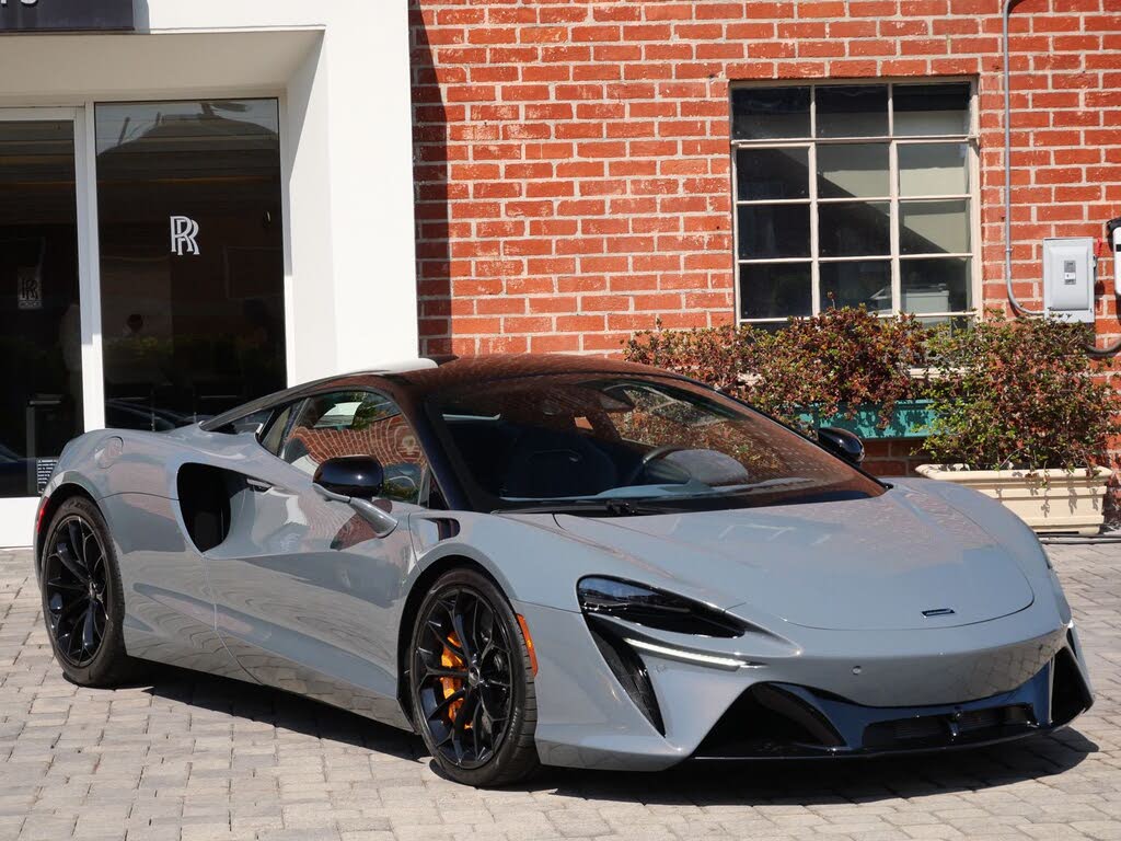 2023 McLaren Artura RWD