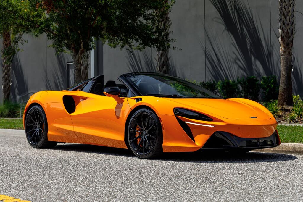 2025 McLaren Artura RWD