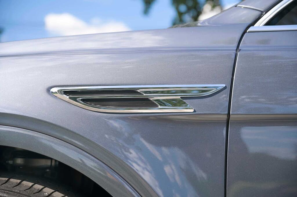 2025 Bentley Bentayga Azure V8 AWD photo 15