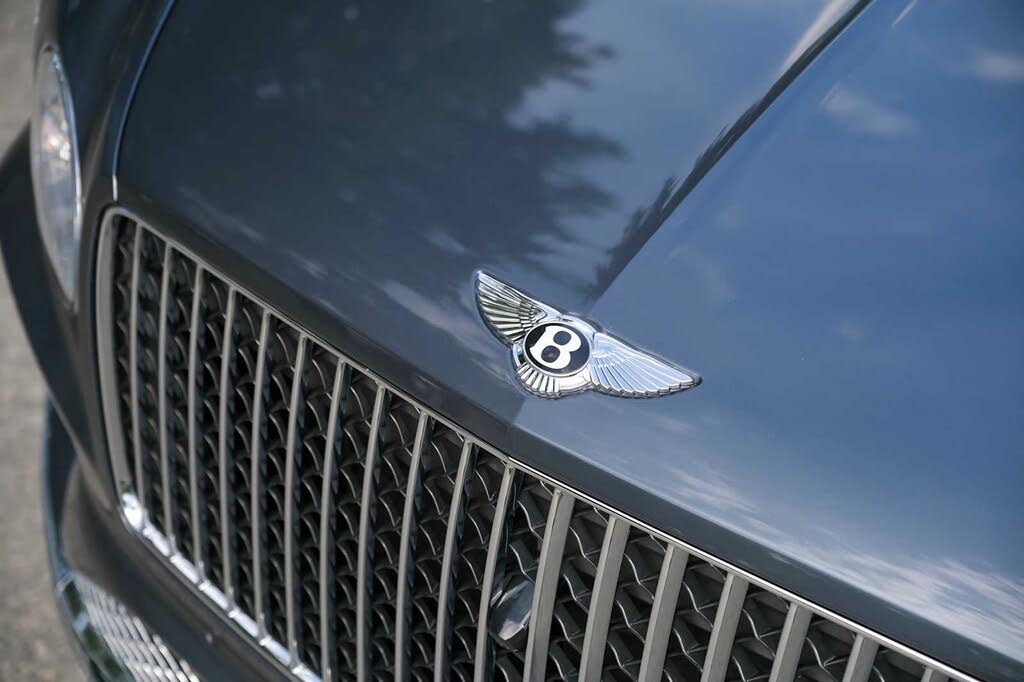 2025 Bentley Bentayga Azure V8 AWD photo 19