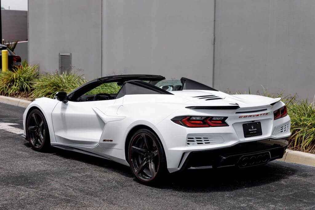 2024 Chevrolet Corvette Z06 3LZ Convertible RWD photo 3