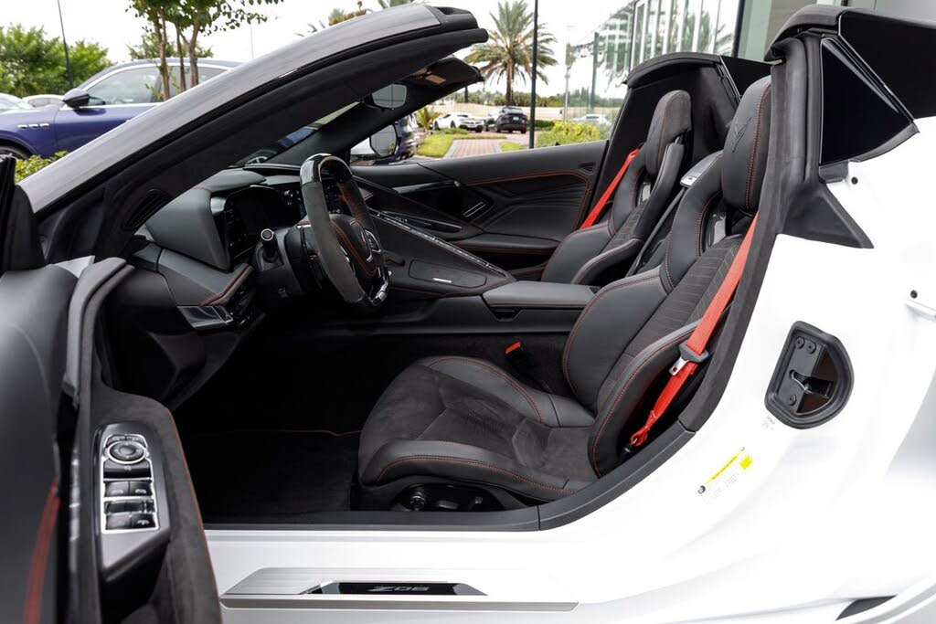 2024 Chevrolet Corvette Z06 3LZ Convertible RWD photo 24