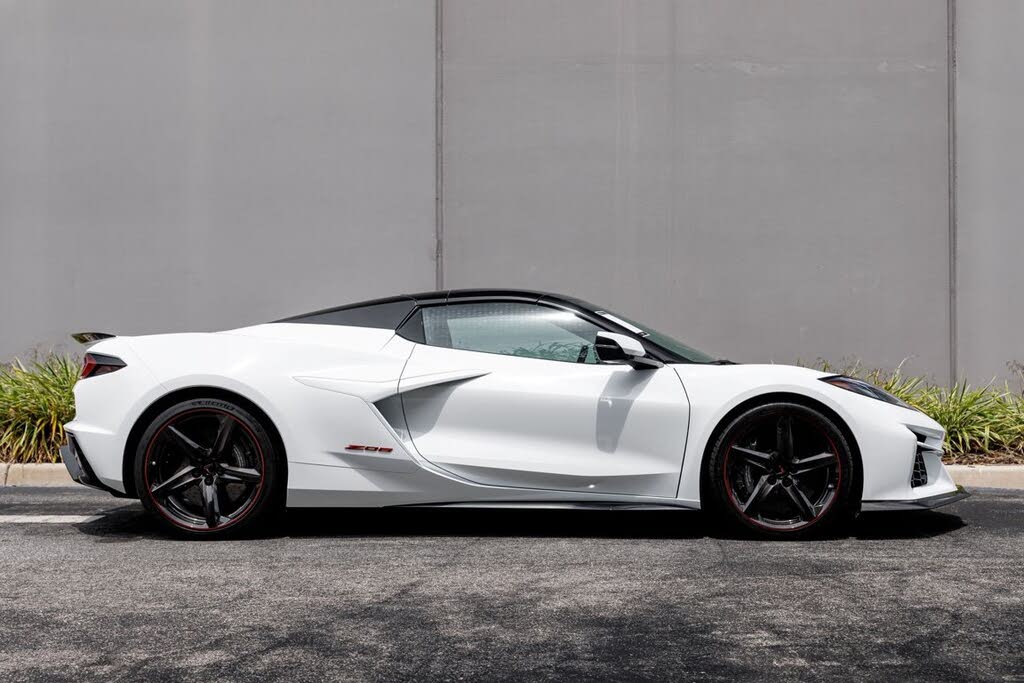 2024 Chevrolet Corvette Z06 3LZ Convertible RWD photo 6