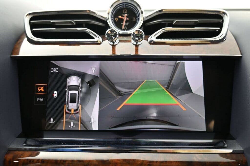 2026 Bentley Bentayga Azure V8 AWD photo 20