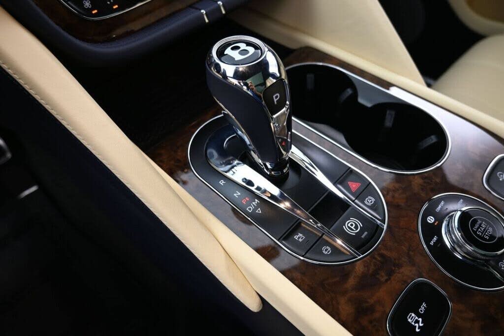 2026 Bentley Bentayga Azure V8 AWD photo 24