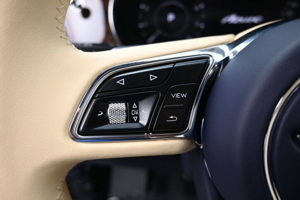 2026 Bentley Bentayga Azure V8 AWD photo 6
