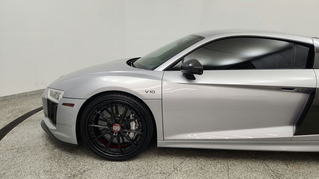 2017 Audi R8 quattro V10 Plus Coupe AWD photo 20 of 24