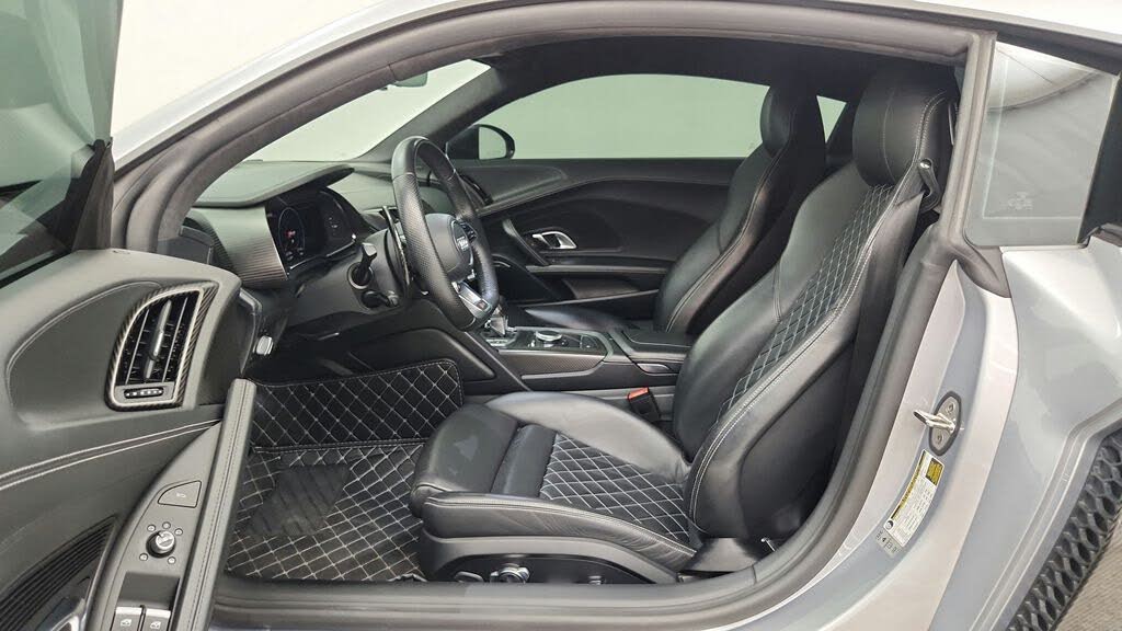 2017 Audi R8 quattro V10 Plus Coupe AWD photo 21 of 24
