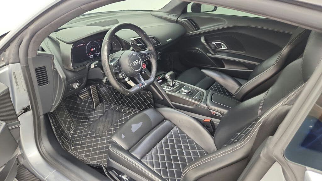 2017 Audi R8 quattro V10 Plus Coupe AWD photo 23 of 24