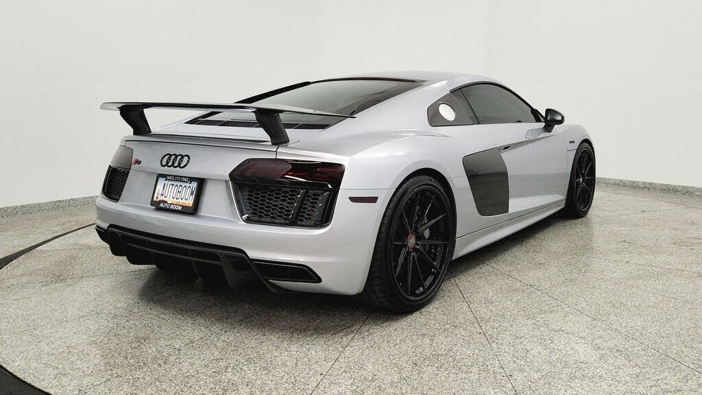 2017 Audi R8 quattro V10 Plus Coupe AWD photo 5 of 24