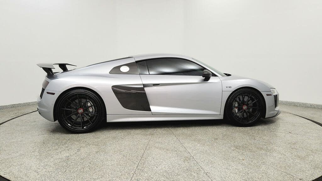 2017 Audi R8 quattro V10 Plus Coupe AWD photo 6 of 24