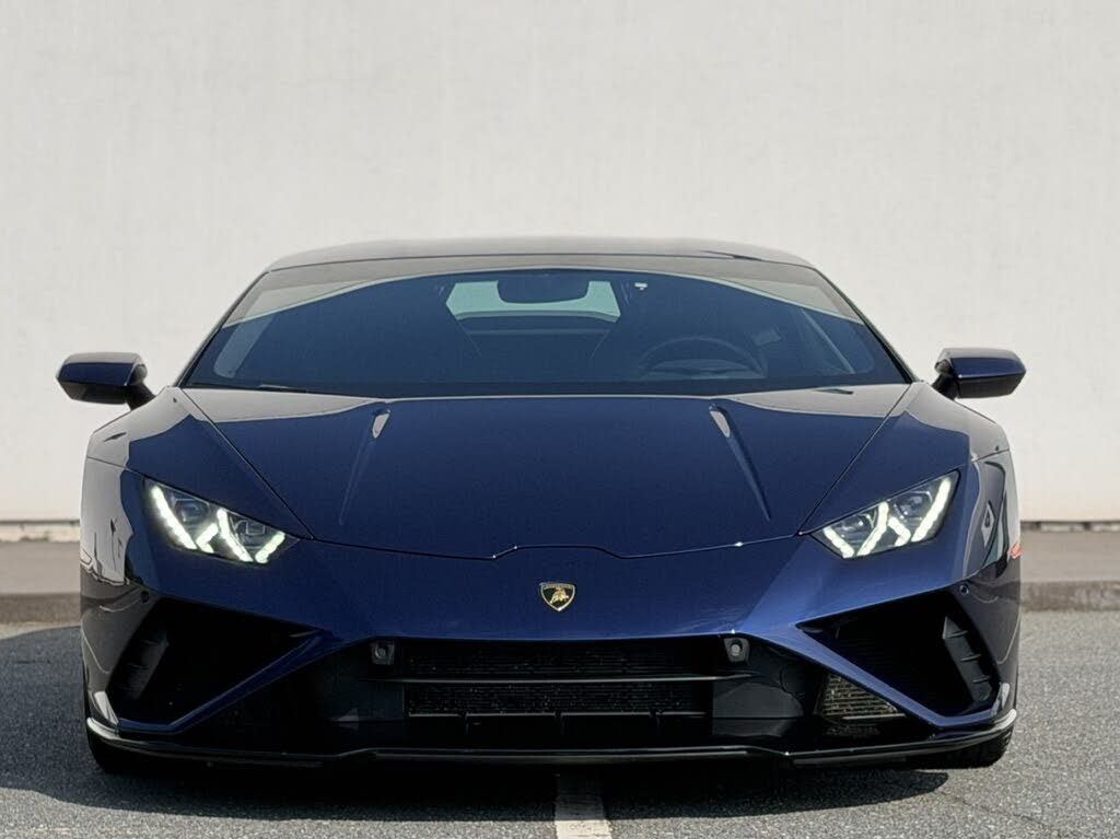 2022 Lamborghini Huracan photo 2