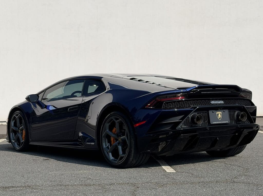 2022 Lamborghini Huracan photo 5