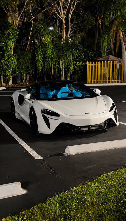 2025 McLaren Artura RWD