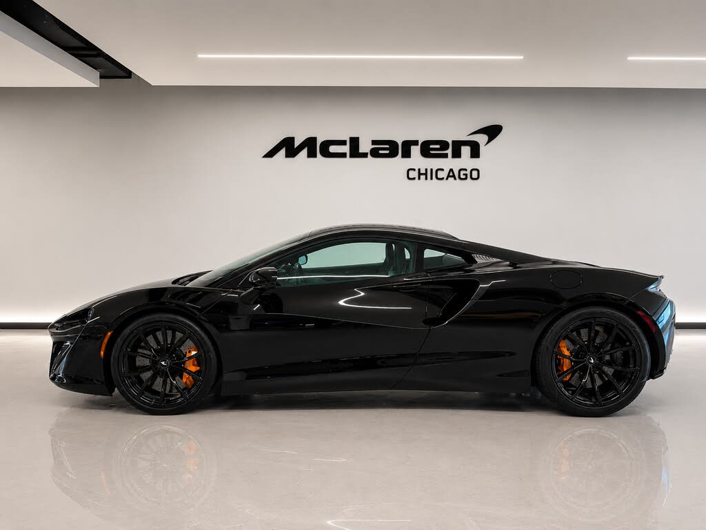 2023 McLaren Artura RWD