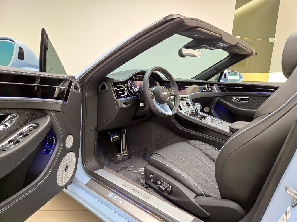 2023 Bentley Continental GTC Azure V8 AWD photo 16