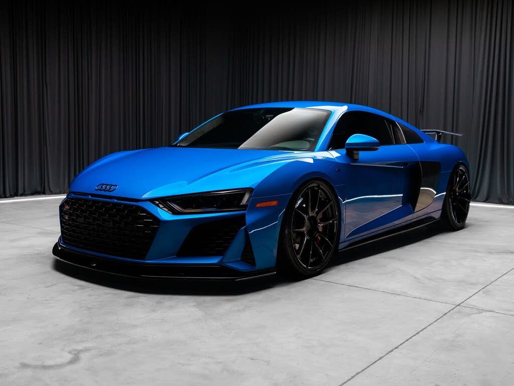 2022 Audi R8 V10 Performance Coupe RWD photo 2 of 24