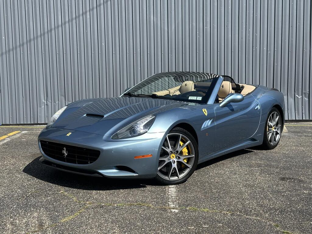 2012 Ferrari California Roadster photo 2