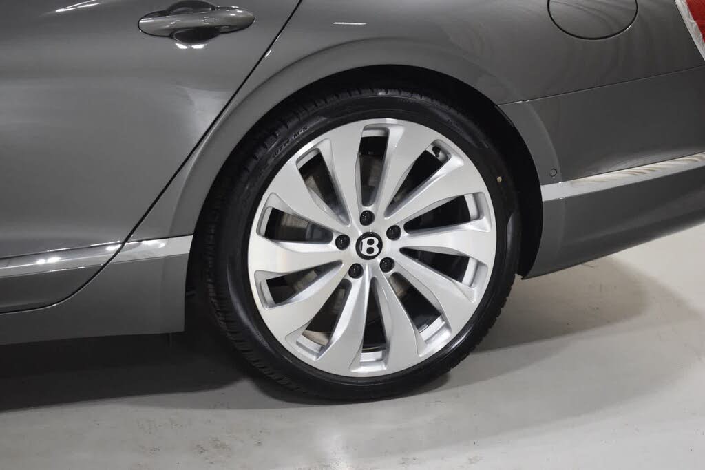 2026 Bentley Flying Spur Azure AWD photo 18