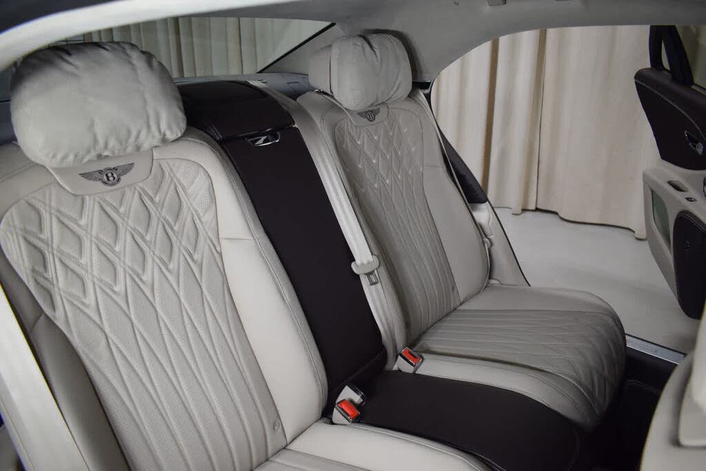 2026 Bentley Flying Spur Azure AWD photo 20
