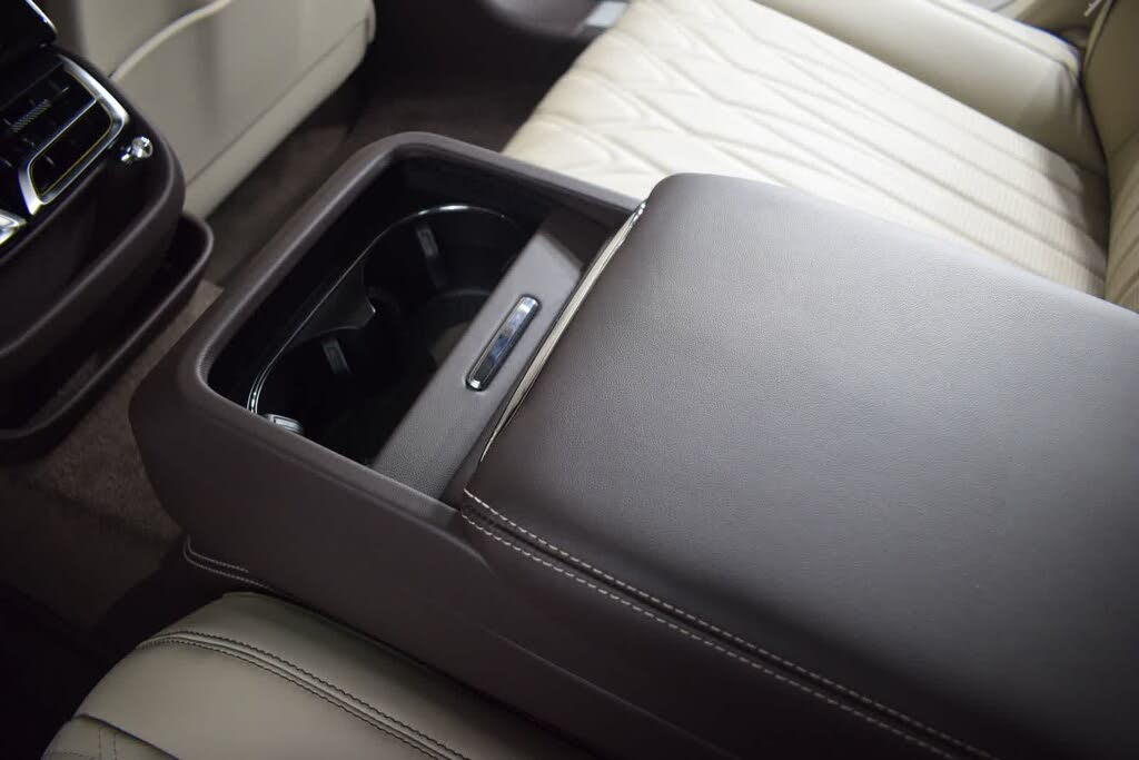 2026 Bentley Flying Spur Azure AWD photo 23