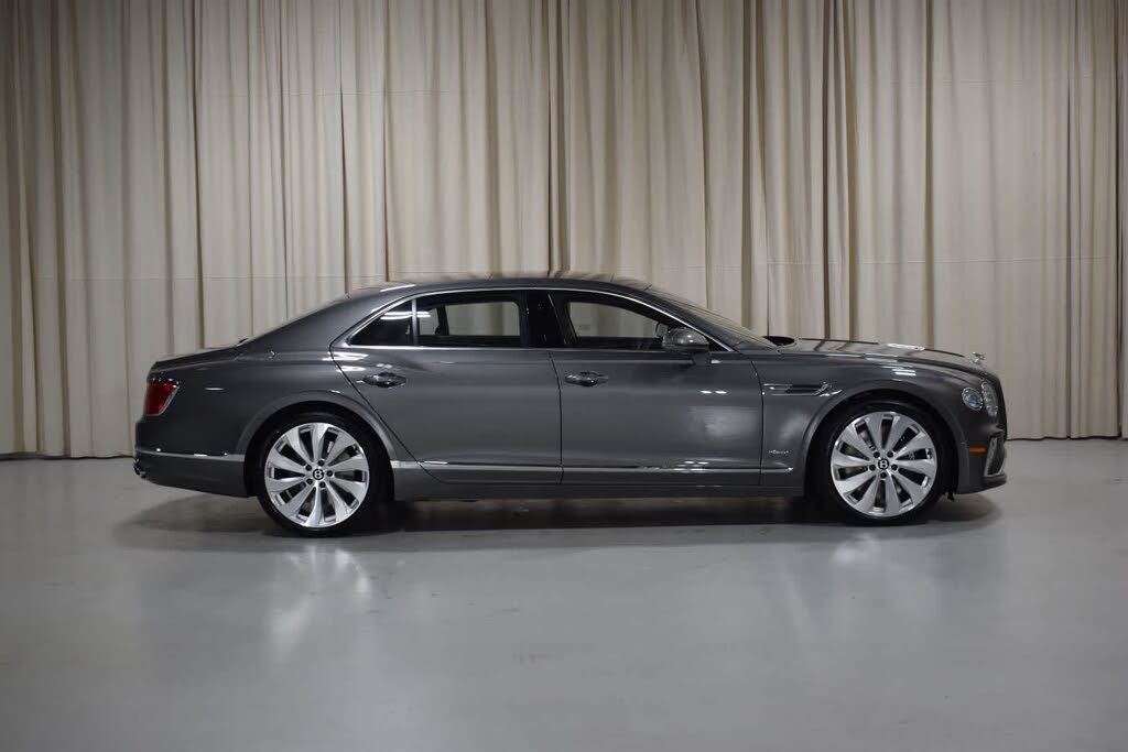 2026 Bentley Flying Spur Azure AWD photo 5