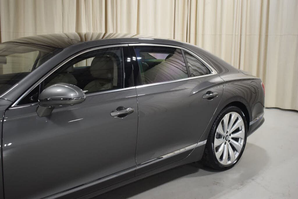 2026 Bentley Flying Spur Azure AWD photo 8