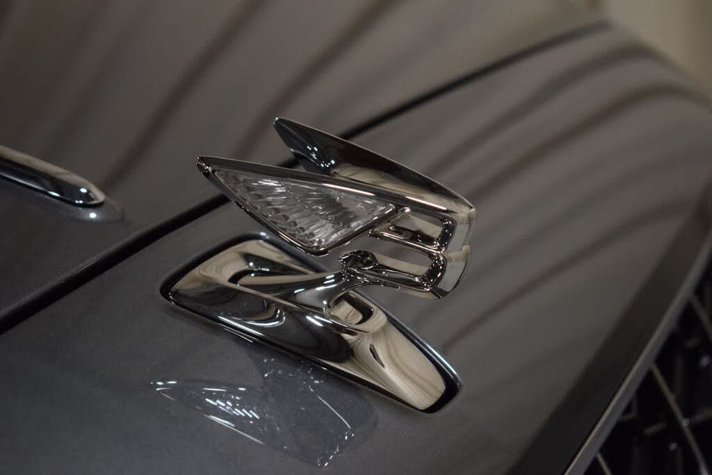 2026 Bentley Flying Spur Azure AWD photo 9
