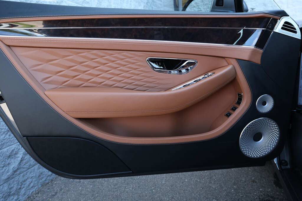 2026 Bentley Continental GTC Azure AWD photo 24