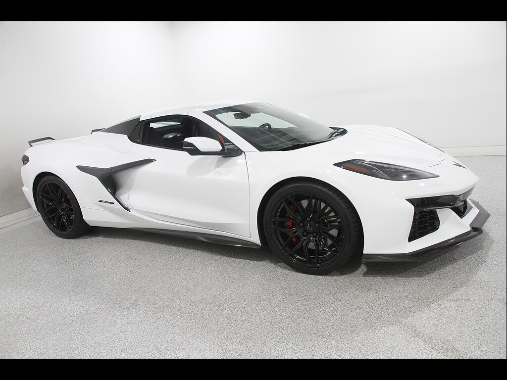 2026 Chevrolet Corvette Z06 3LZ Convertible RWD photo 2