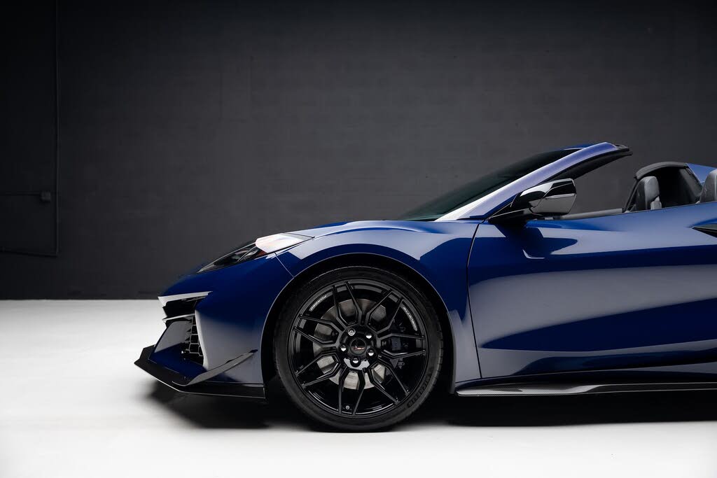 2025 Chevrolet Corvette Z06 2LZ Convertible RWD photo 22
