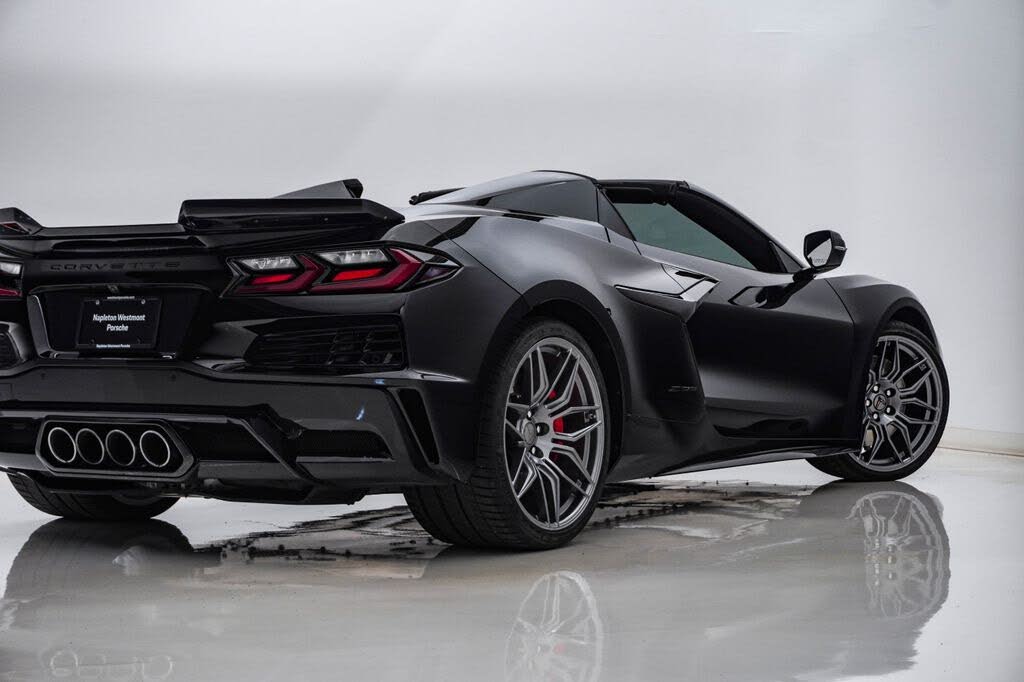 2023 Chevrolet Corvette Z06 2LZ Convertible RWD photo 12