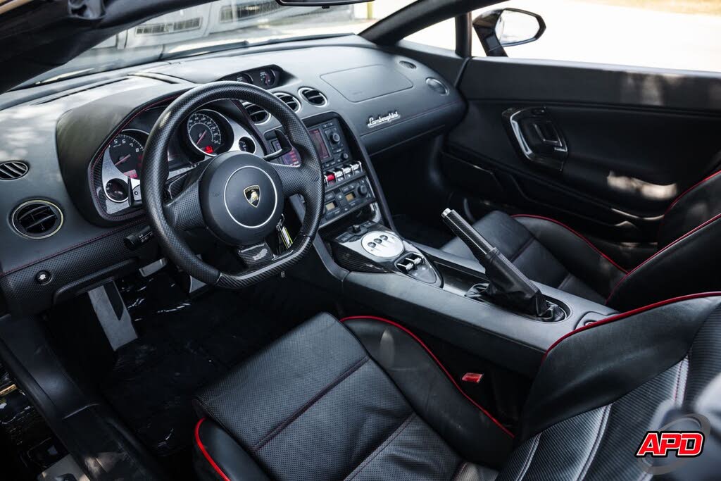2013 Lamborghini Gallardo LP 560-4 Spyder AWD photo 2