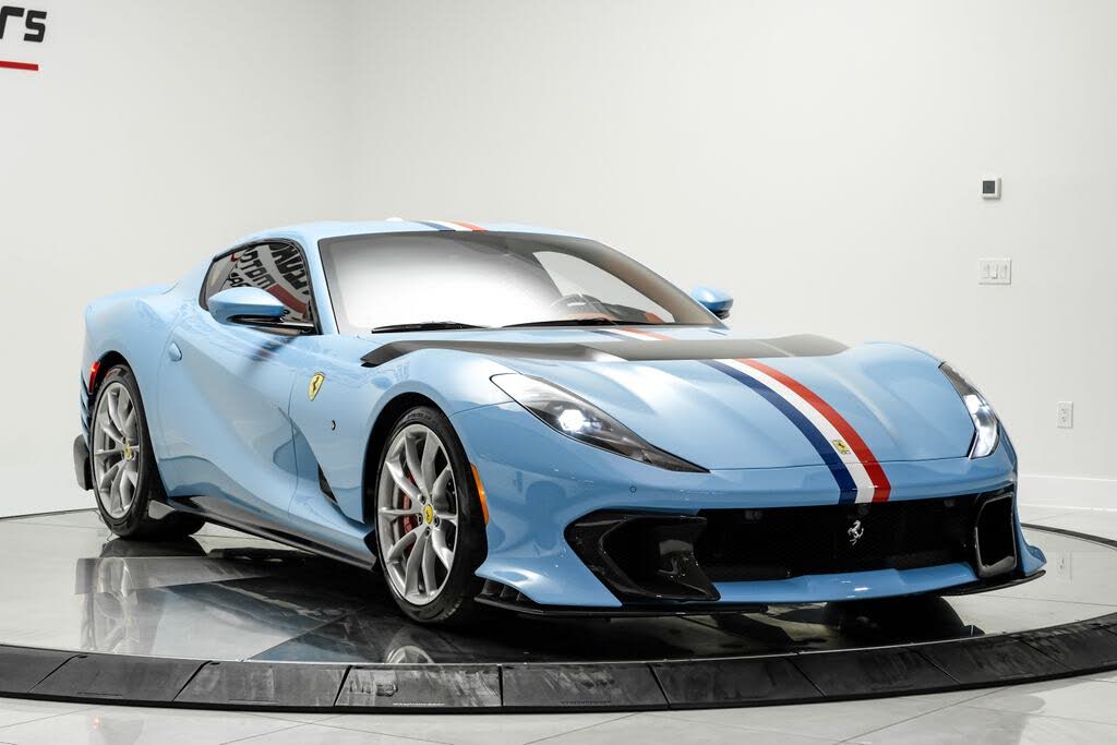 2023 Ferrari 812 Competizione Coupe RWD photo 3