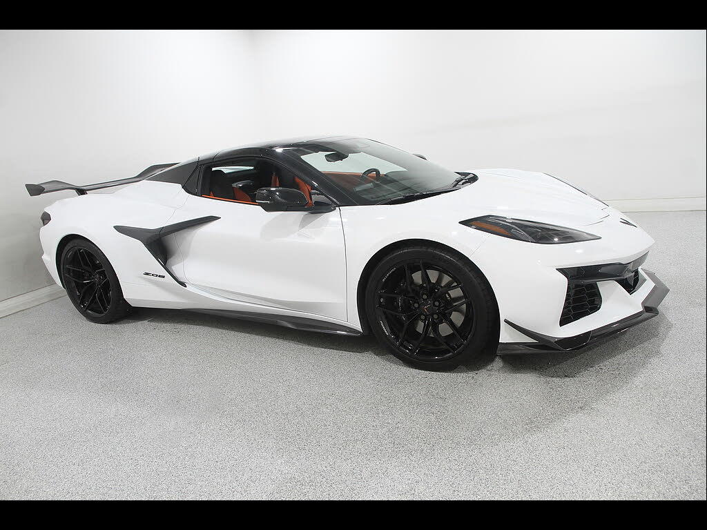 2025 Chevrolet Corvette Z06 3LZ Convertible RWD photo 2