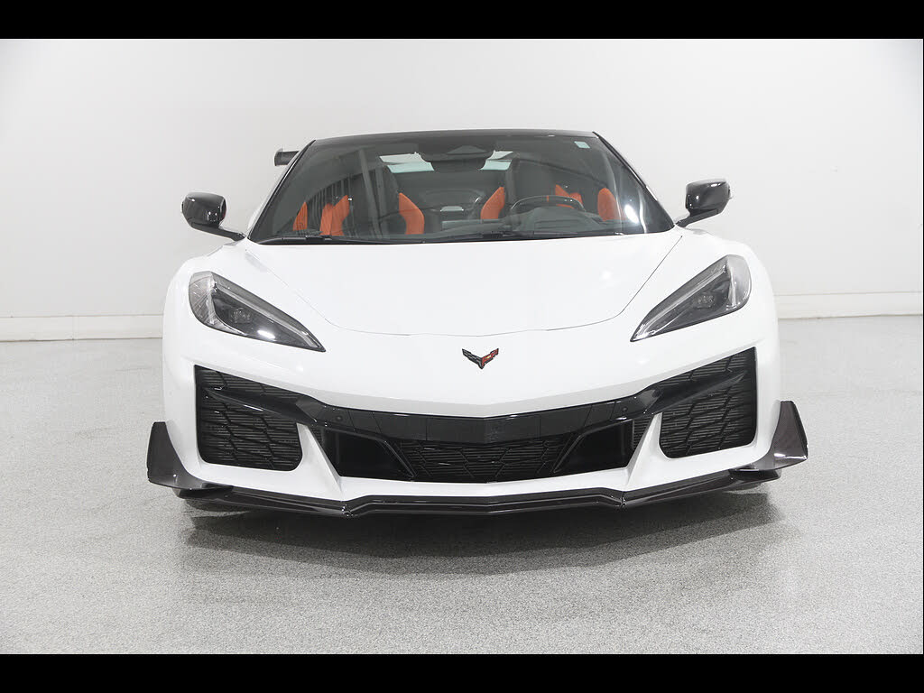 2025 Chevrolet Corvette Z06 3LZ Convertible RWD photo 3
