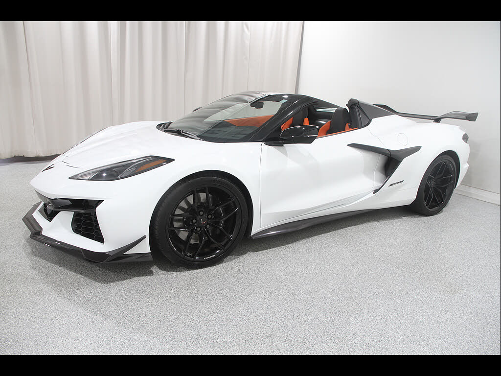 2025 Chevrolet Corvette Z06 3LZ Convertible RWD photo 4