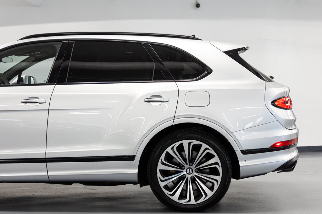 2023 Bentley Bentayga Hybrid AWD photo 15