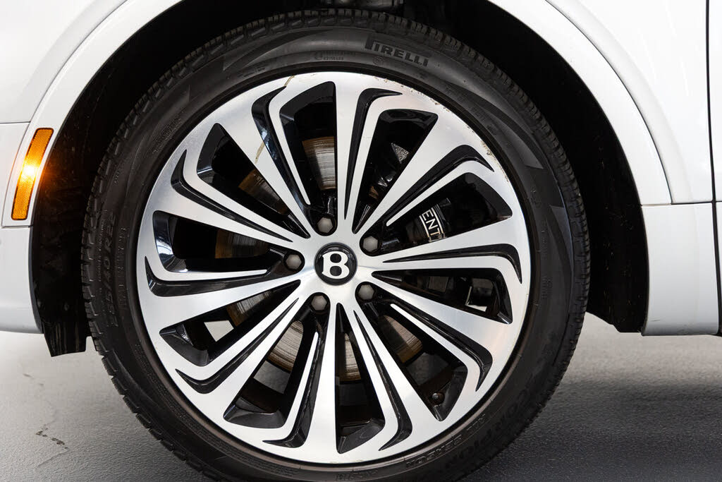 2023 Bentley Bentayga Hybrid AWD photo 16