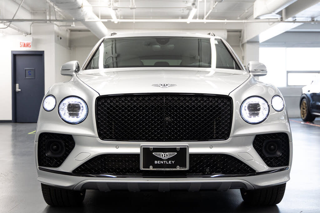 2023 Bentley Bentayga Hybrid AWD photo 9