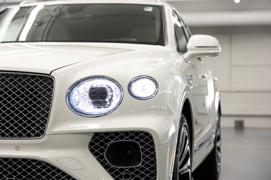 2023 Bentley Bentayga Azure V8 AWD photo 12