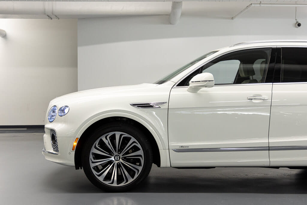 2023 Bentley Bentayga Azure V8 AWD photo 15