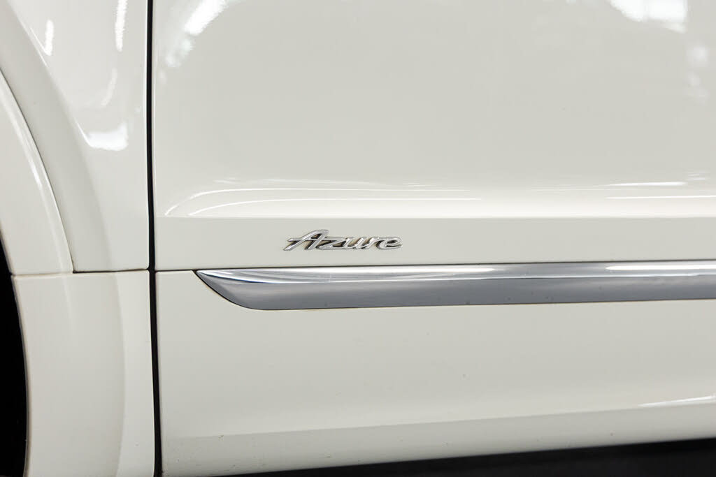 2023 Bentley Bentayga Azure V8 AWD photo 18