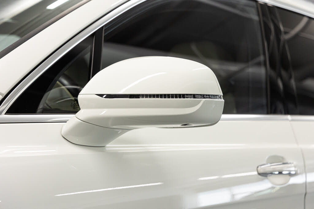 2023 Bentley Bentayga Azure V8 AWD photo 19