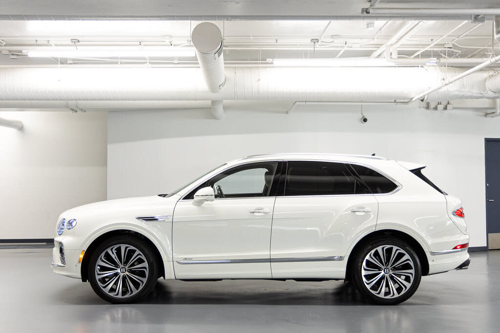 2023 Bentley Bentayga Azure V8 AWD photo 3