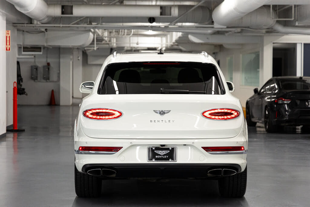 2023 Bentley Bentayga Azure V8 AWD photo 5